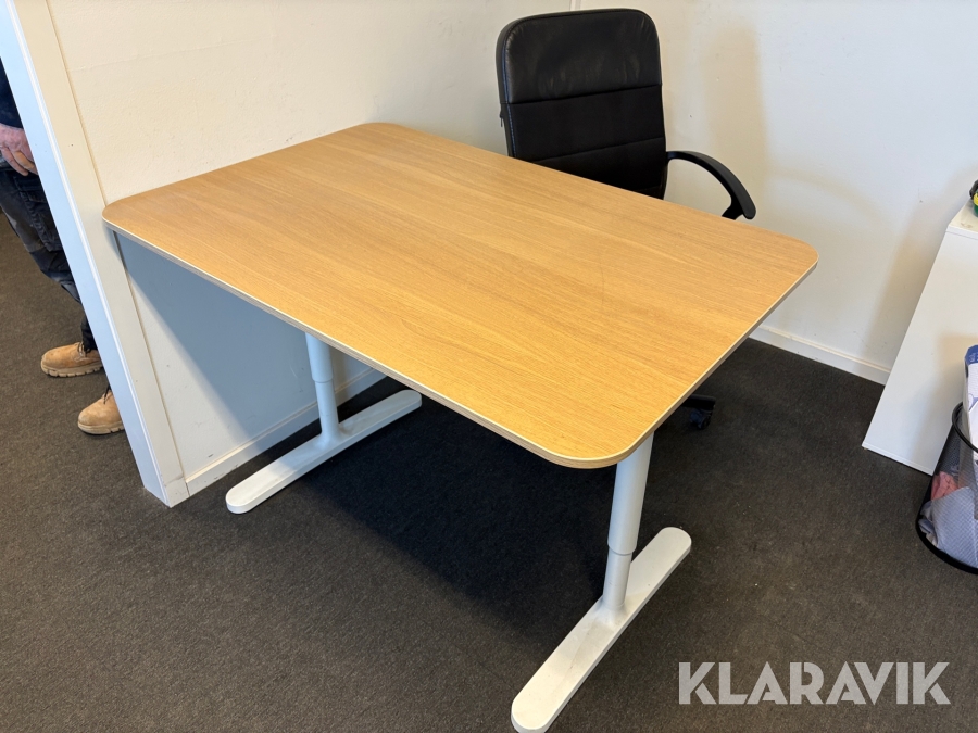 Skrivbord och datorstol IKEA Bekant & Renberget