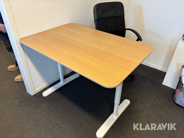 Skrivbord och datorstol IKEA Bekant & Renberget