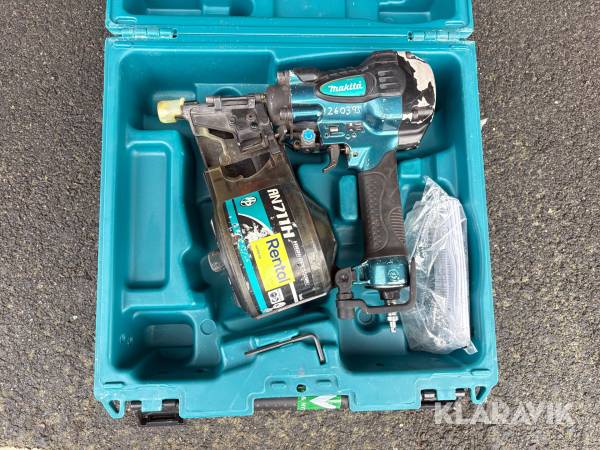 Spikpistol Makita AN711H