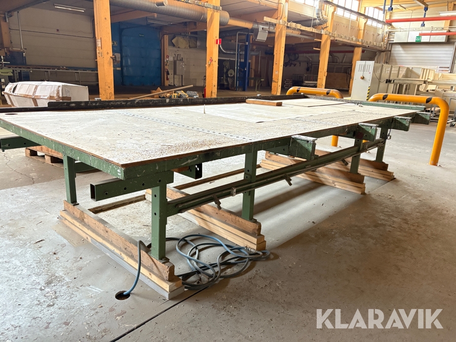 Arbetsbänk 4,2 x 2 m