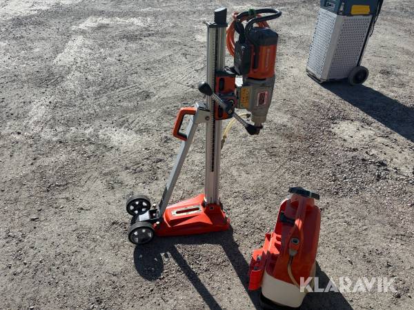 Kärnborrmaskin Husqvarna Dm400 på stativ med hjul vattenkyld