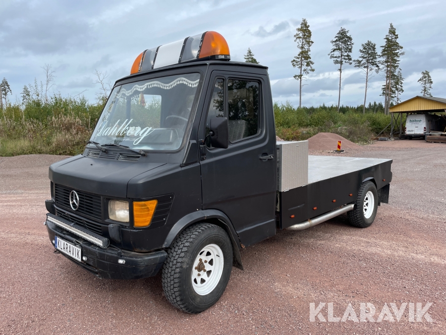 Traktor Mercedes-Benz 307D