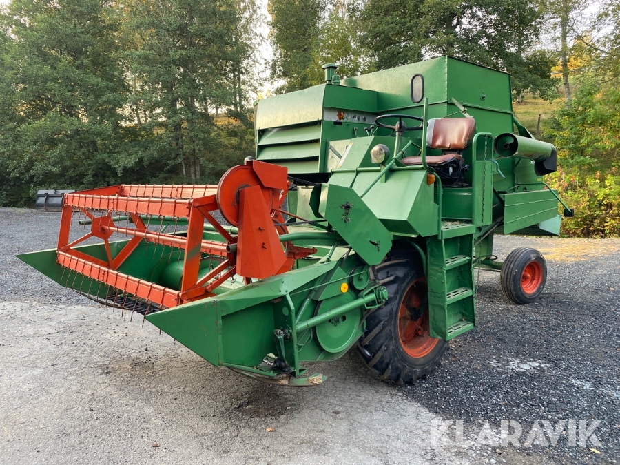 Tröska Volvo BM Aktiv 800