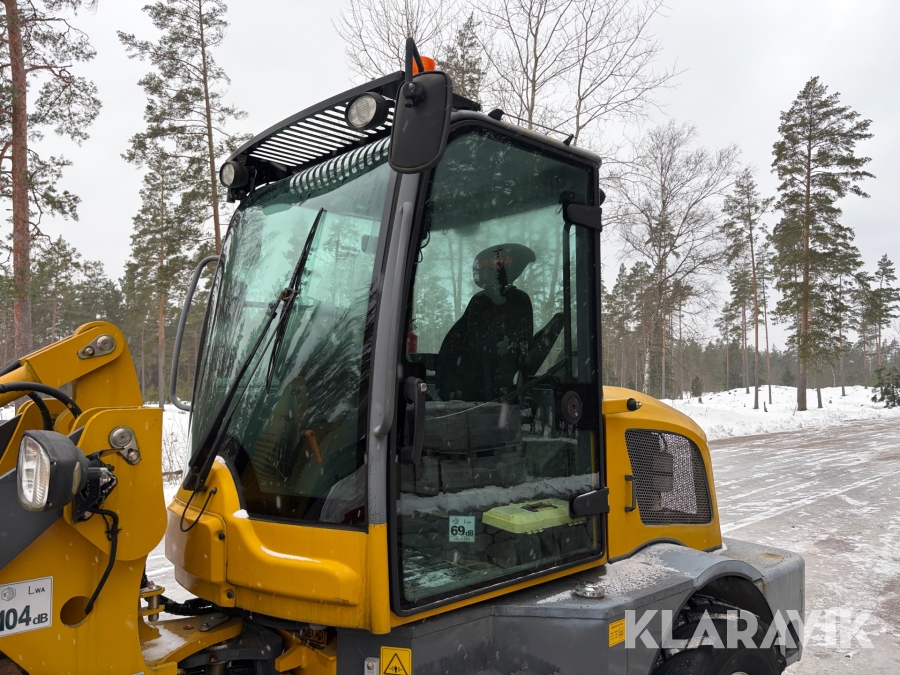 Hjullastare Everun ER416 PRO med redskap