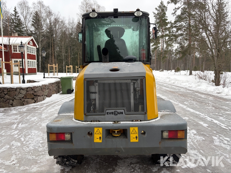 Hjullastare Everun ER416 PRO med redskap