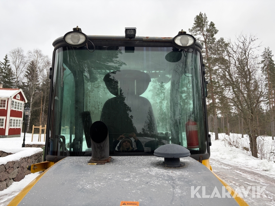 Hjullastare Everun ER416 PRO med redskap