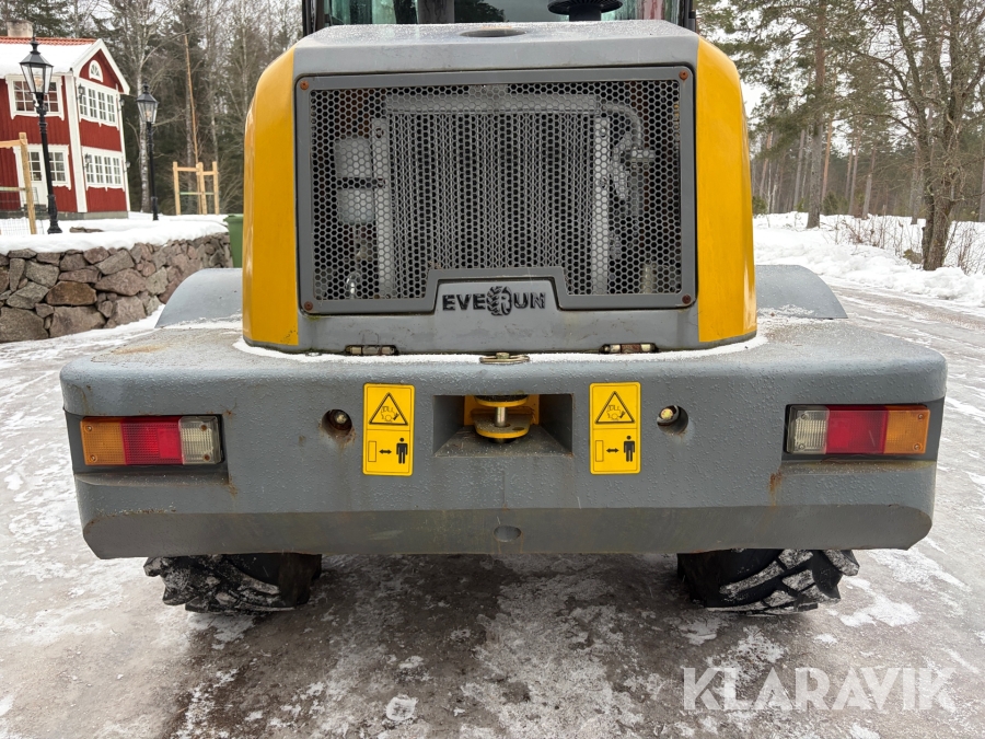 Hjullastare Everun ER416 PRO med redskap