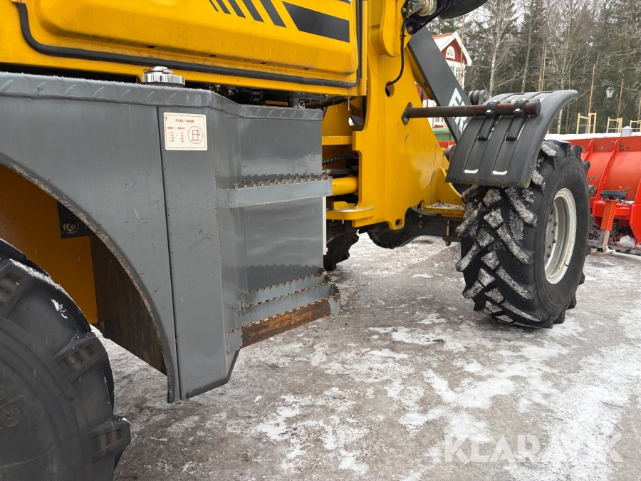 Hjullastare Everun ER416 PRO med redskap