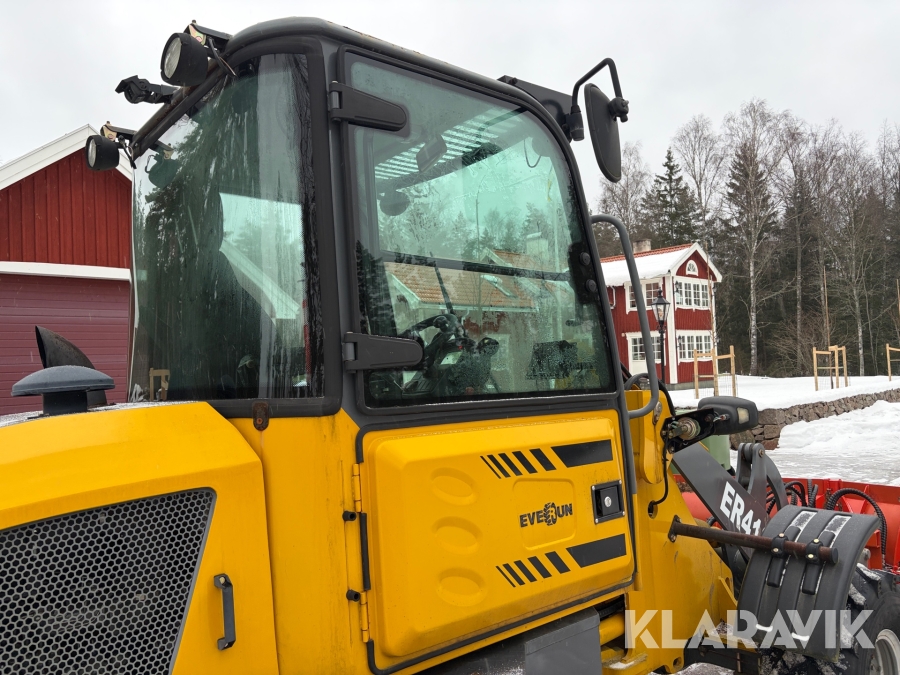 Hjullastare Everun ER416 PRO med redskap