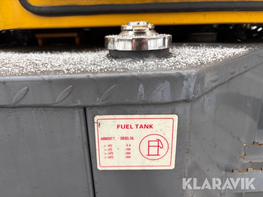 Hjullastare Everun ER416 PRO med redskap