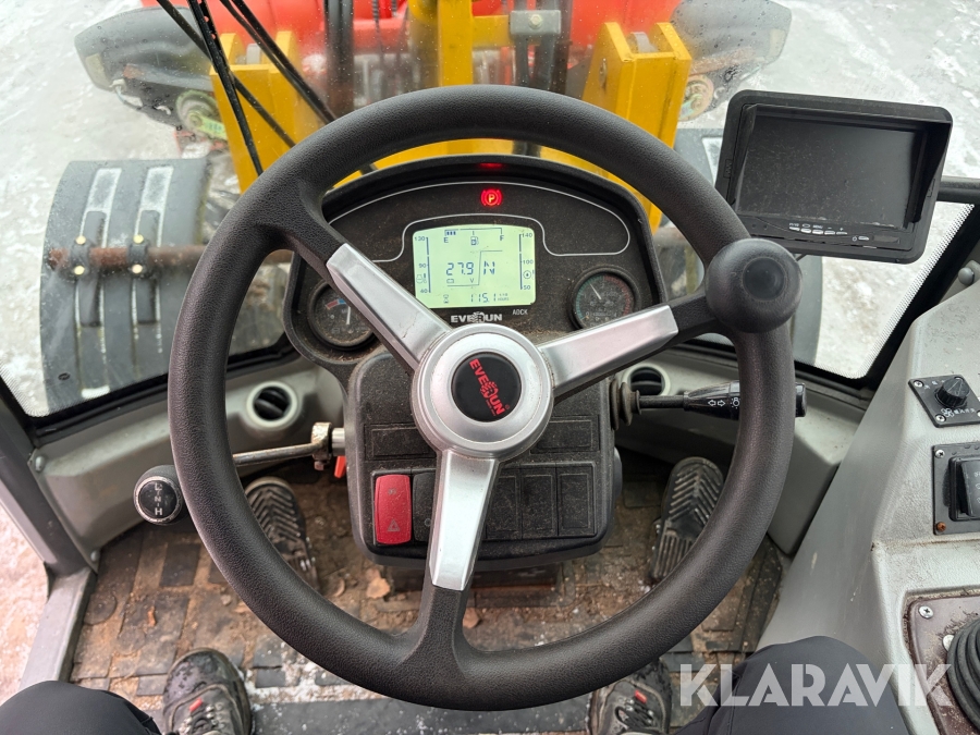 Hjullastare Everun ER416 PRO med redskap