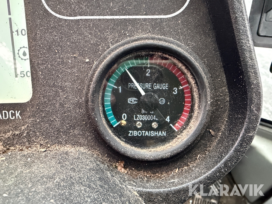 Hjullastare Everun ER416 PRO med redskap