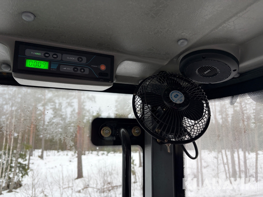 Hjullastare Everun ER416 PRO med redskap