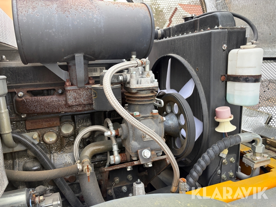 Hjullastare Everun ER416 PRO med redskap