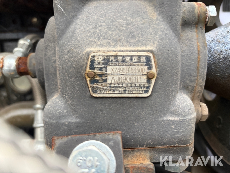 Hjullastare Everun ER416 PRO med redskap