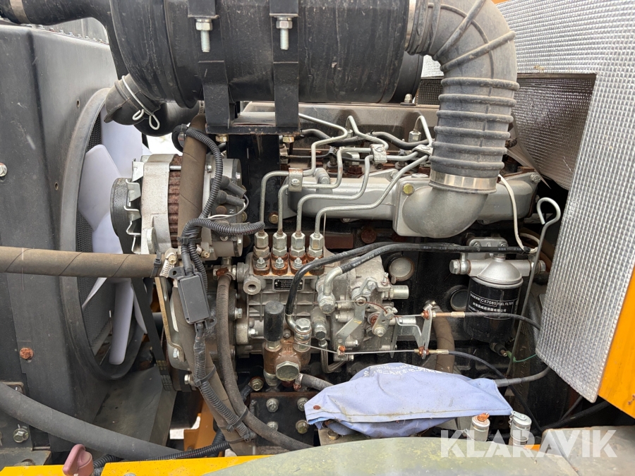 Hjullastare Everun ER416 PRO med redskap