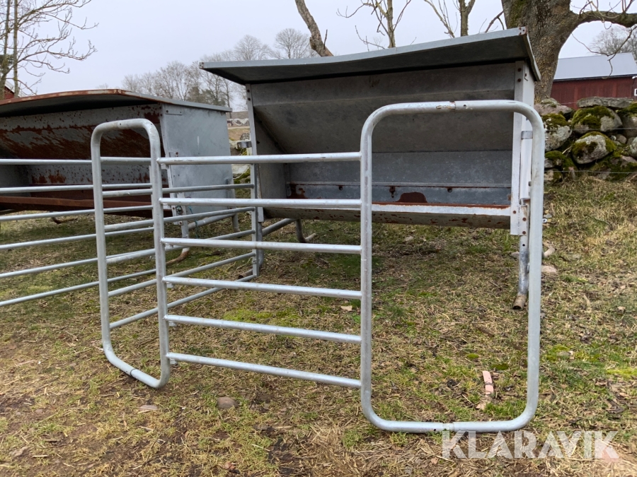 Kalvgömma med foderbehållare Kellfri