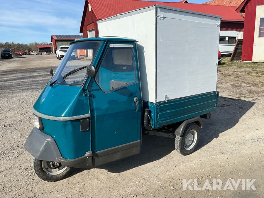 Moped Piaggio Ape 50 4 växlad med back