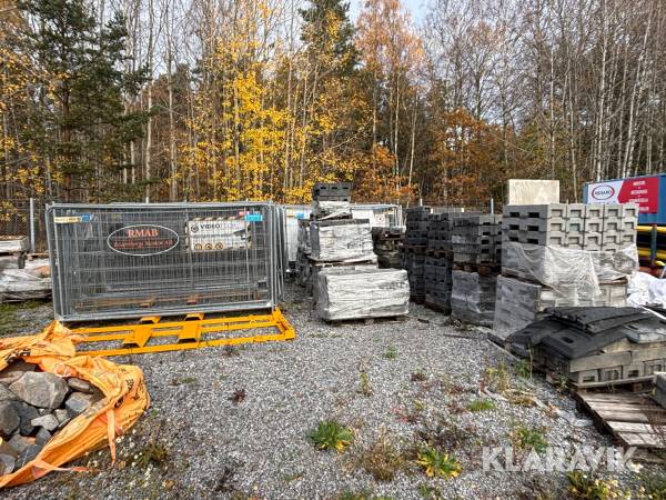 Byggstaket med fötter