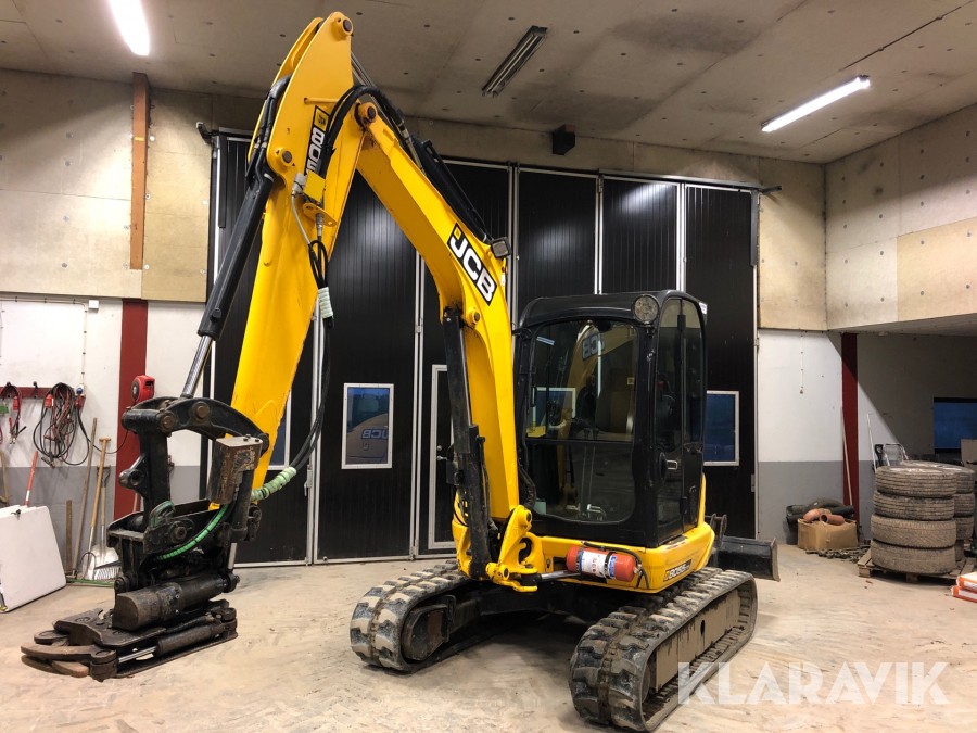 Grävmaskin JCB 8055 ZTS med redskap