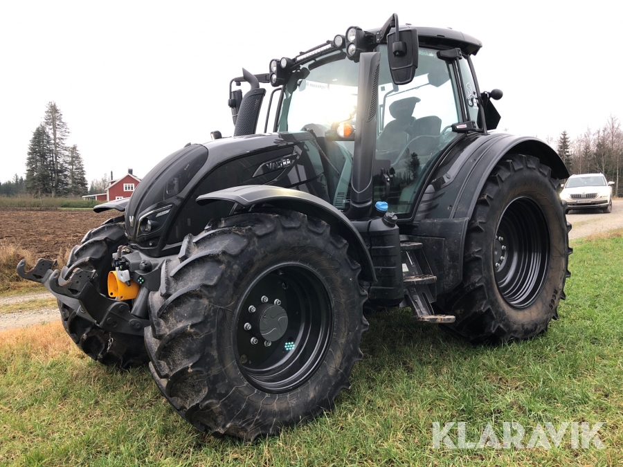 Traktor Valtra N154E Versu