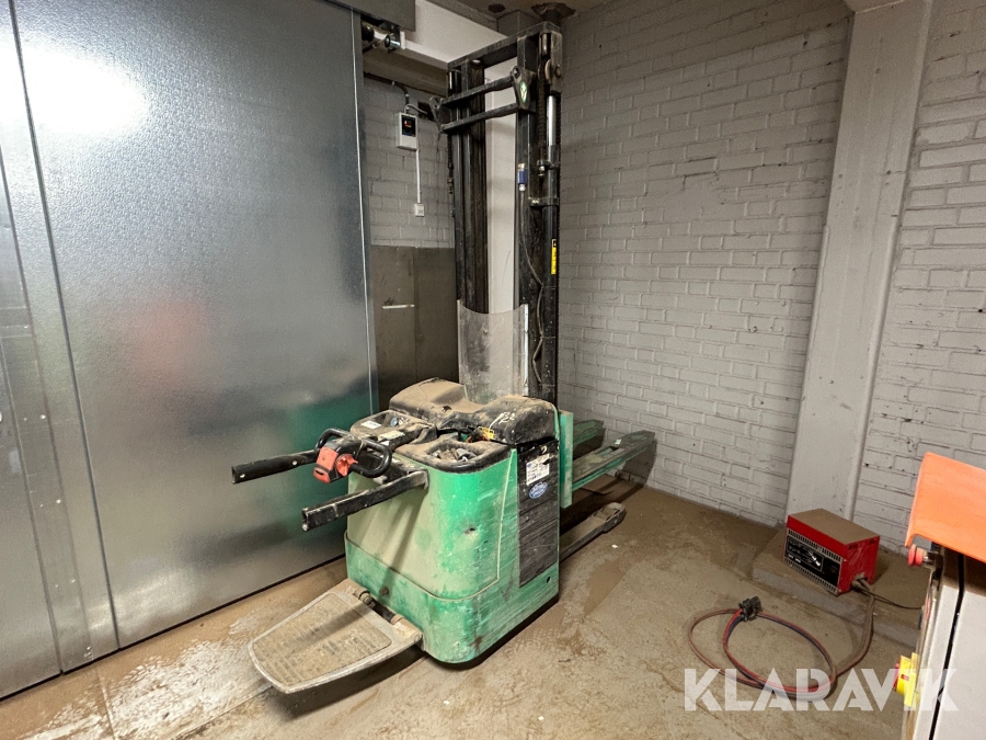 Truck Mitsubishi SBV16K