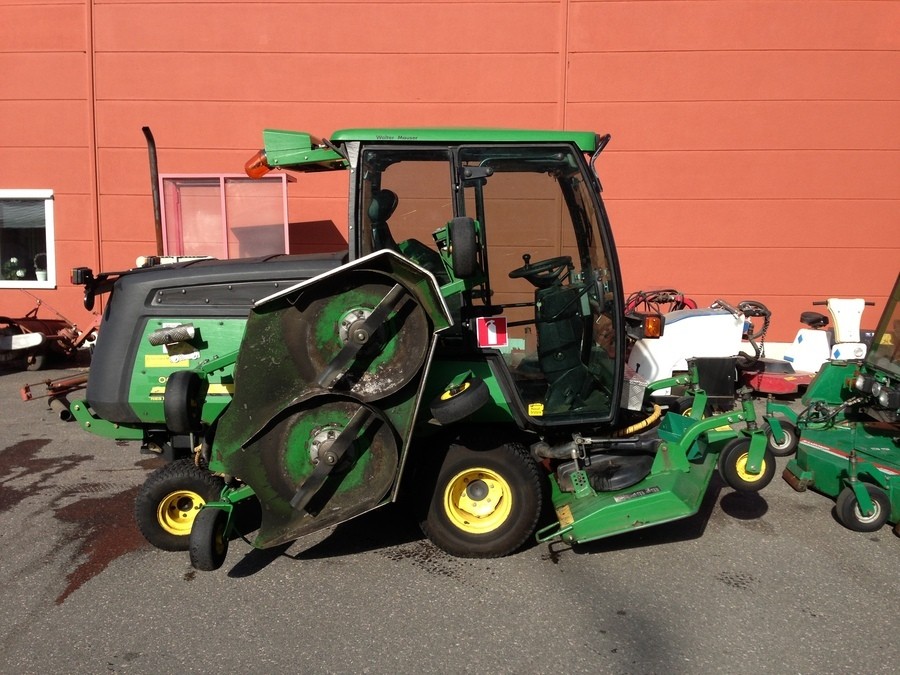 John Deere storyteklippare wide area mover Gräsklippare