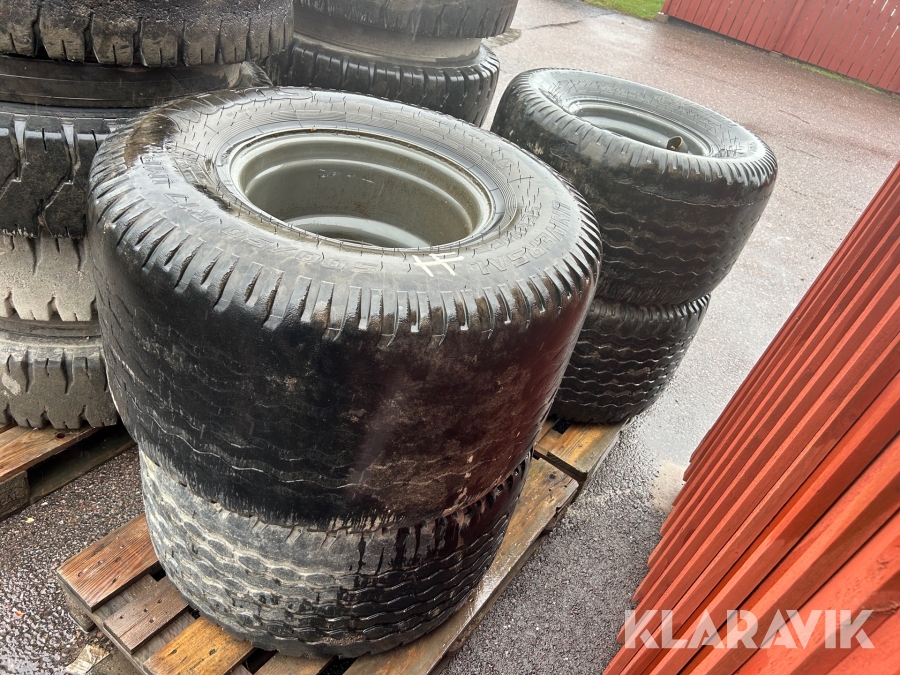 Däck till entreprenadvagn Mitas Universal 500/450 R17