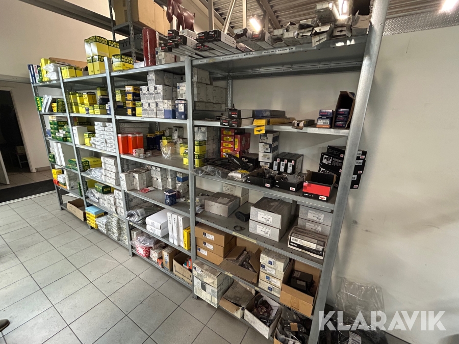 Parti med reservdelar Mercedes-Benz Volkswagen 