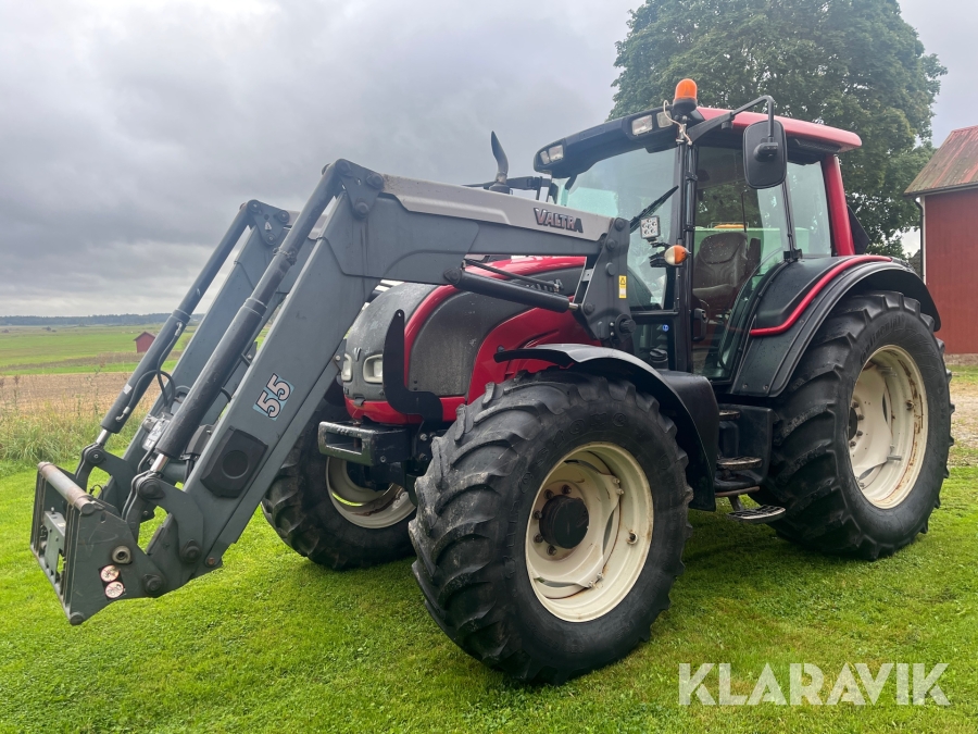Traktor  Valtra N141 HiTech med lastare