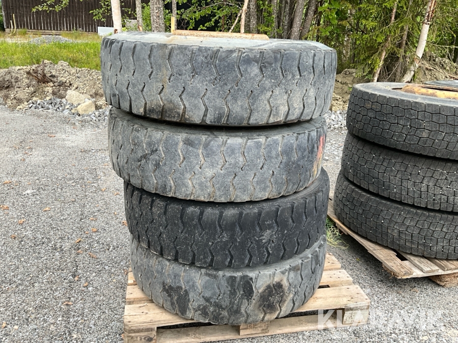 Däck Kormoran 315/80R22.5 med fälg 4st
