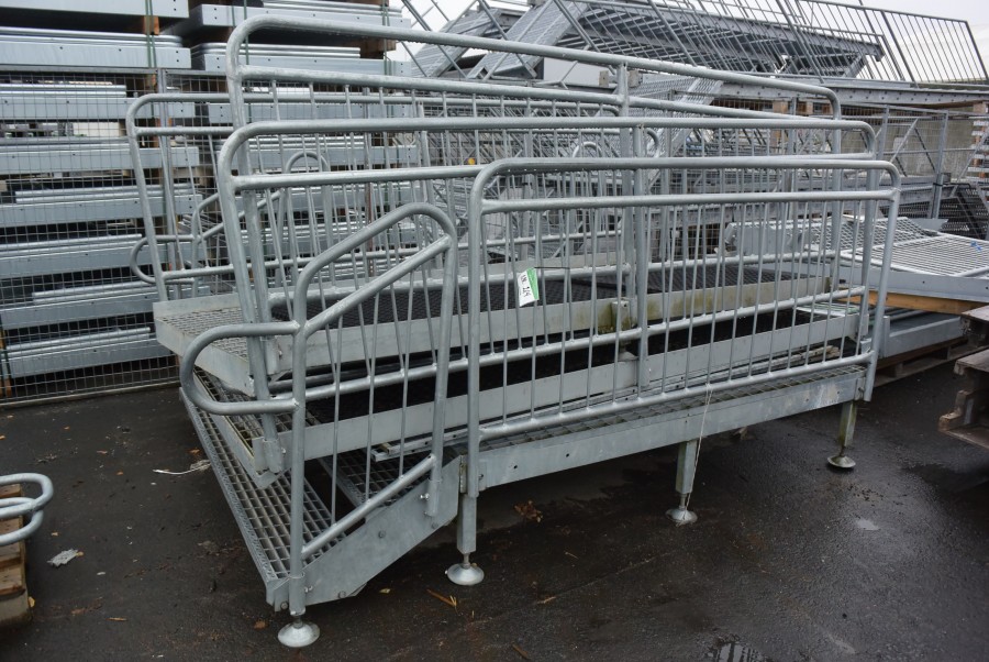 Trappa med handikappramper