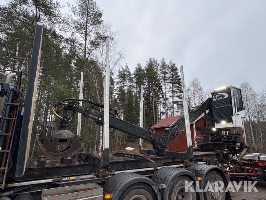 Timmerrede lastväxlare EXTE med kran Jonsered 1080ST-96R