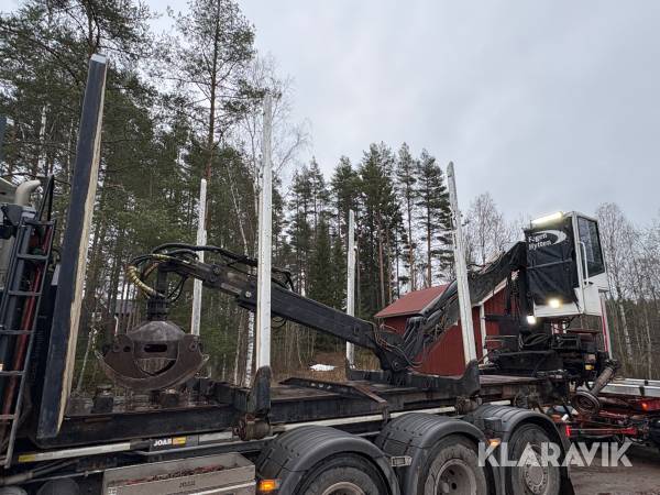 Timmerrede lastväxlare EXTE med kran Jonsered 1080ST-96R