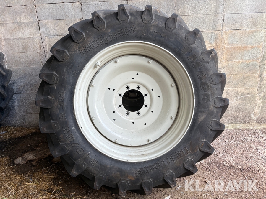 Traktordäck Trelleborg komplett uppsättning 440/65R28 + 540/65R38