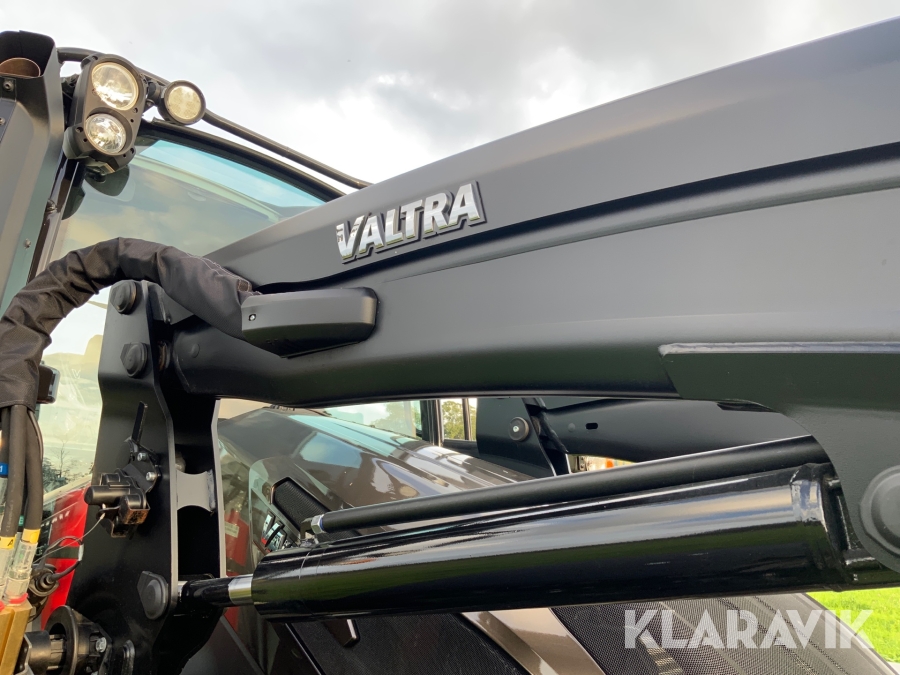 Traktor Valtra G135