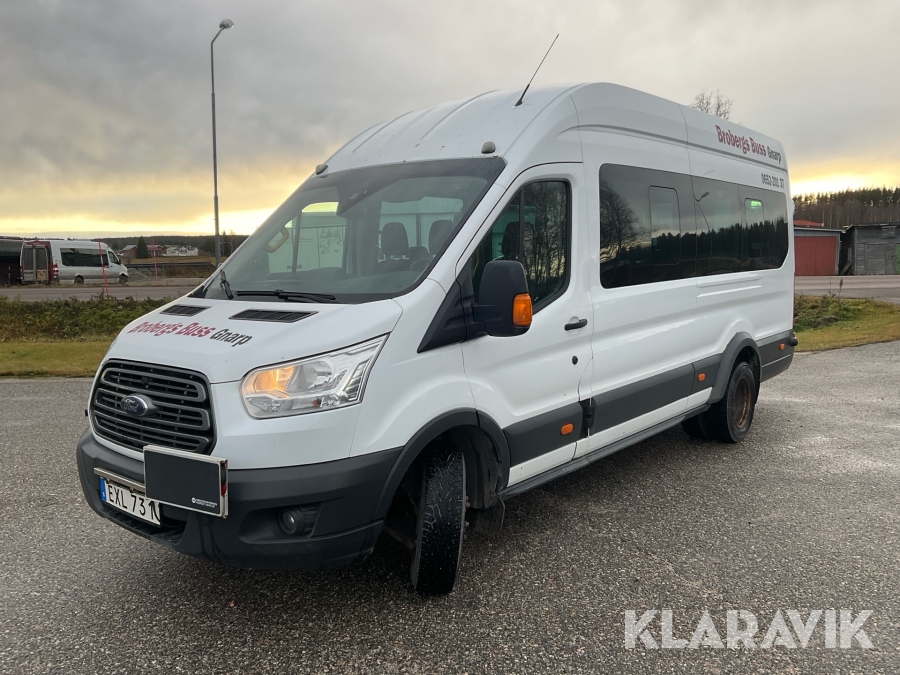 Minibuss Ford Transit 17 passagerare