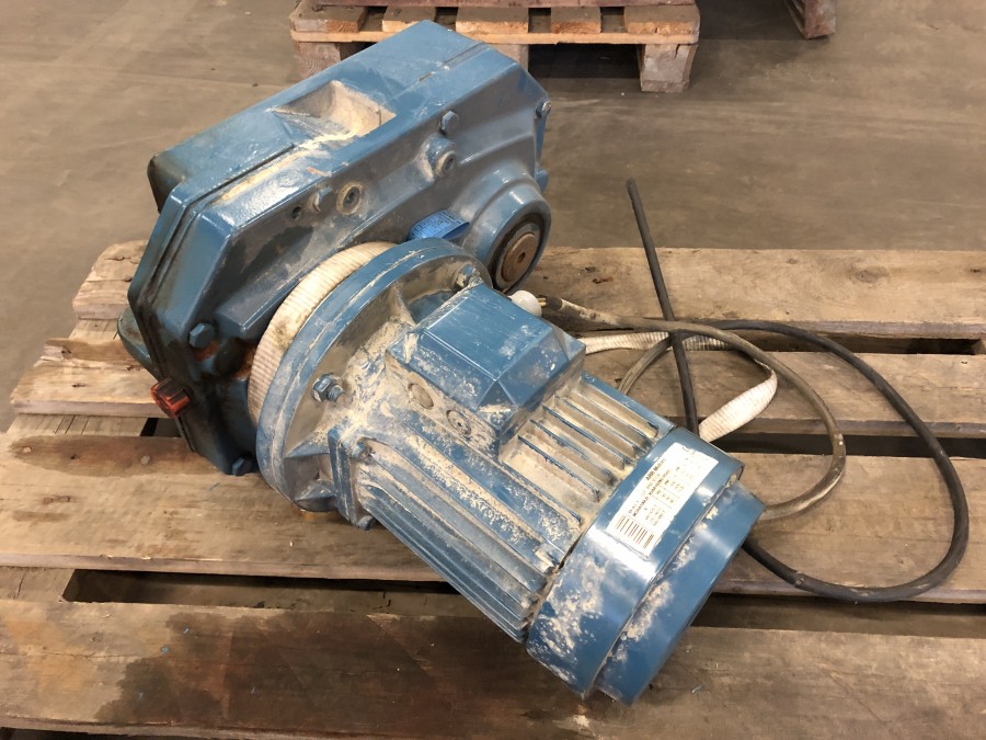 Elmotor med växellåda