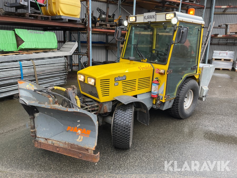 Traktor Schanzlin 504 med vikplog & spridare