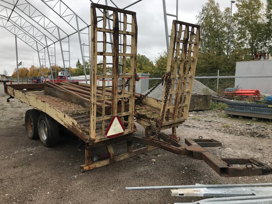 Militärsläp / släp med tipp