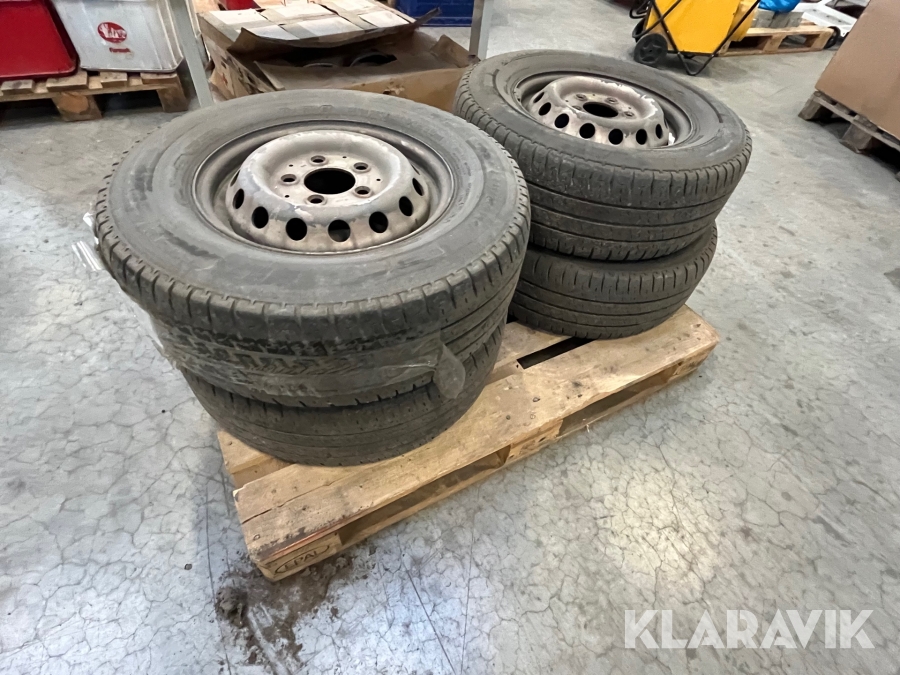 Diverse däck och fälgar