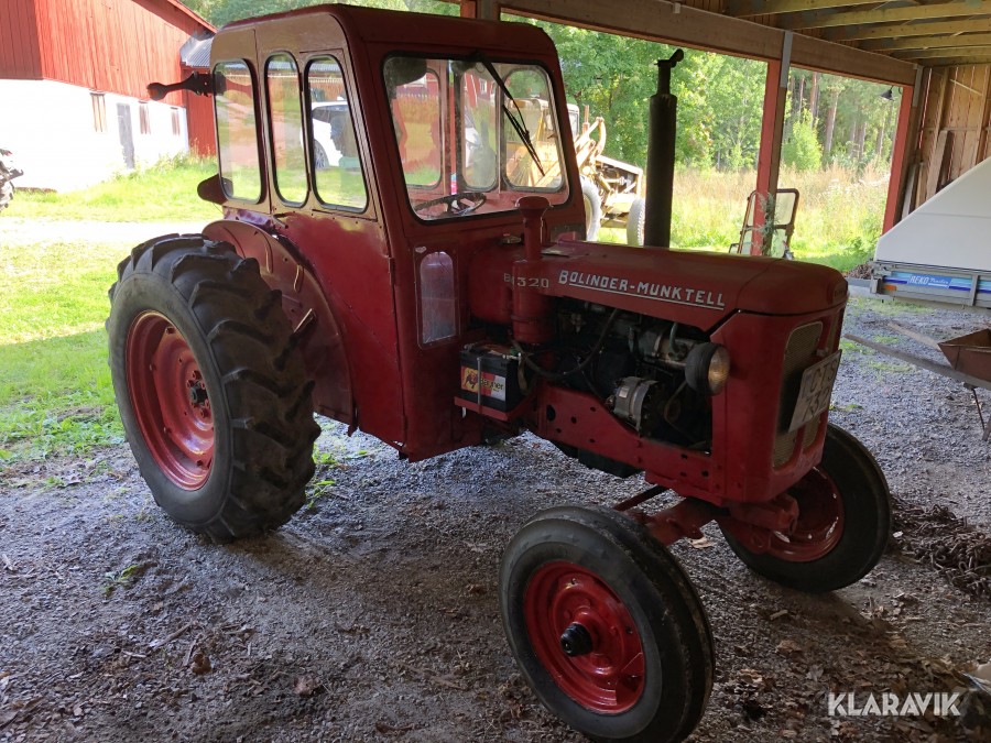 Traktor Buster Volvo BM 320