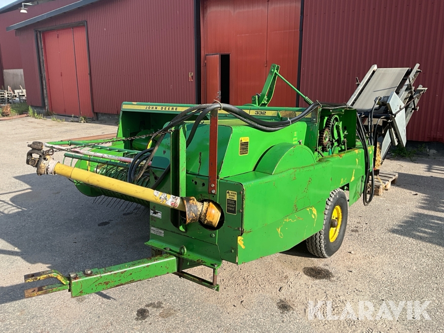 Balpress John Deere 332
