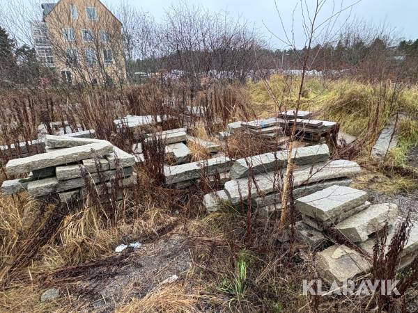 Ca 150 Kantsten i granit