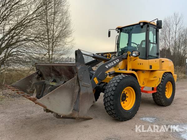 Hjullastare Volvo BM L30 G med skopa och gafflar