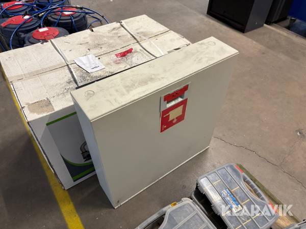 Brandpostskåp med slang Noha