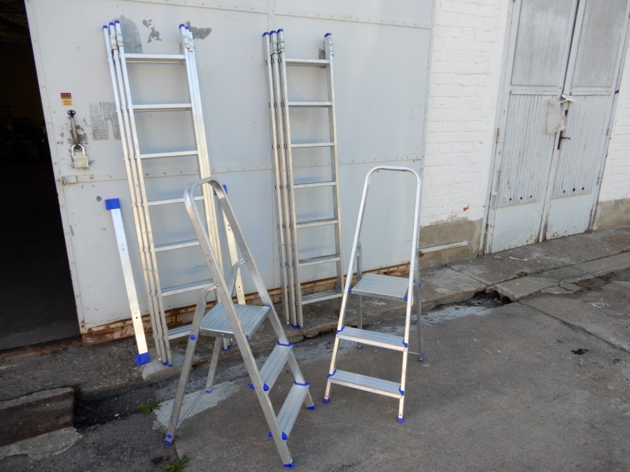 2 st arbetsstegar samt 2 st trappstegar