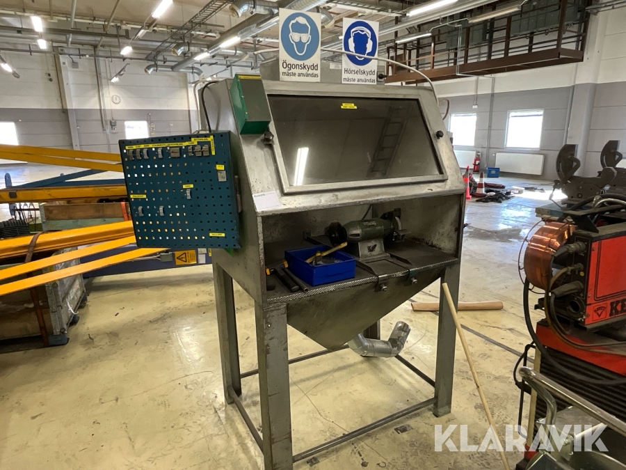 Arbetsskåp med slip