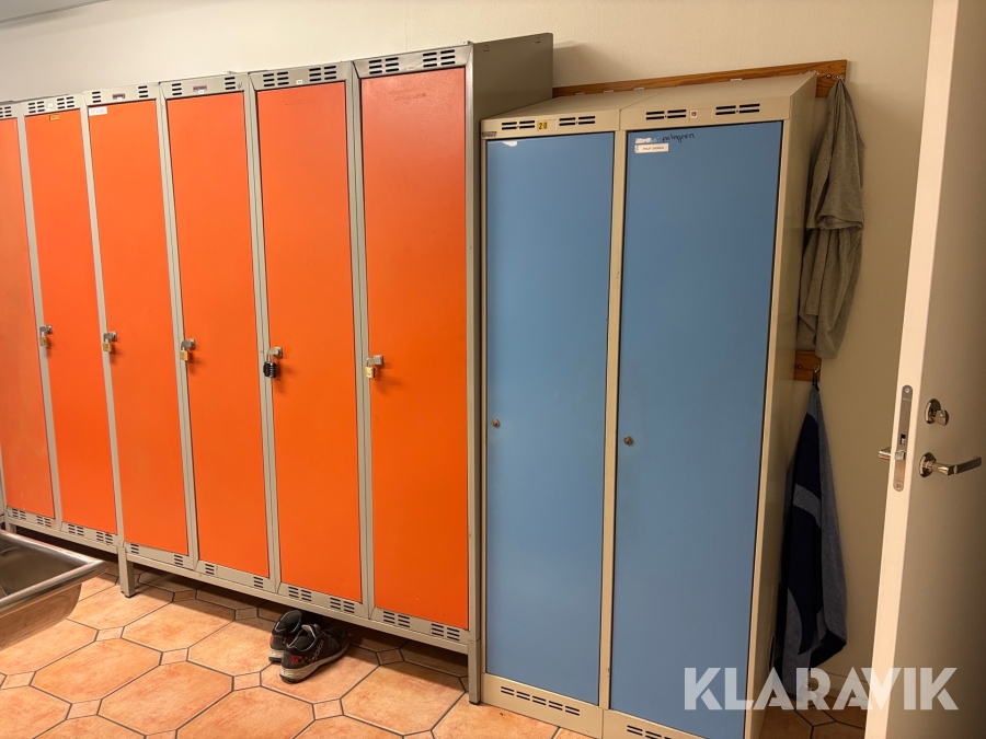 Omklädningsskåp 32 st