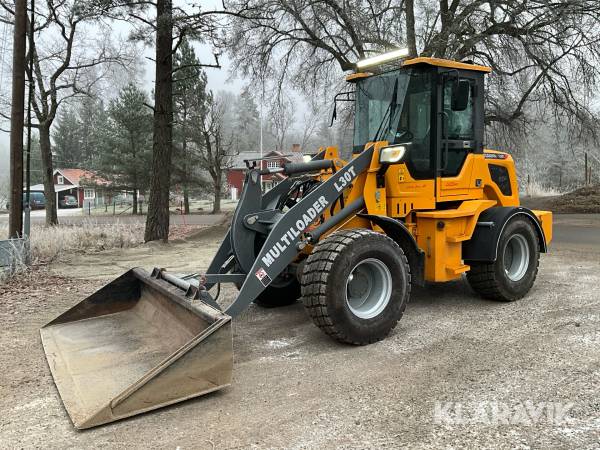 Hjullastare Multiloader L30T med sandspridare  planerskopa och vikplog